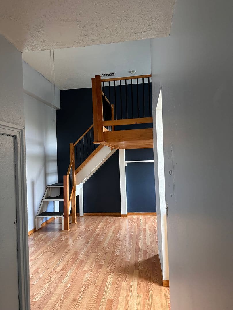 Minneapolis Apartment: 414 7th Ave SE