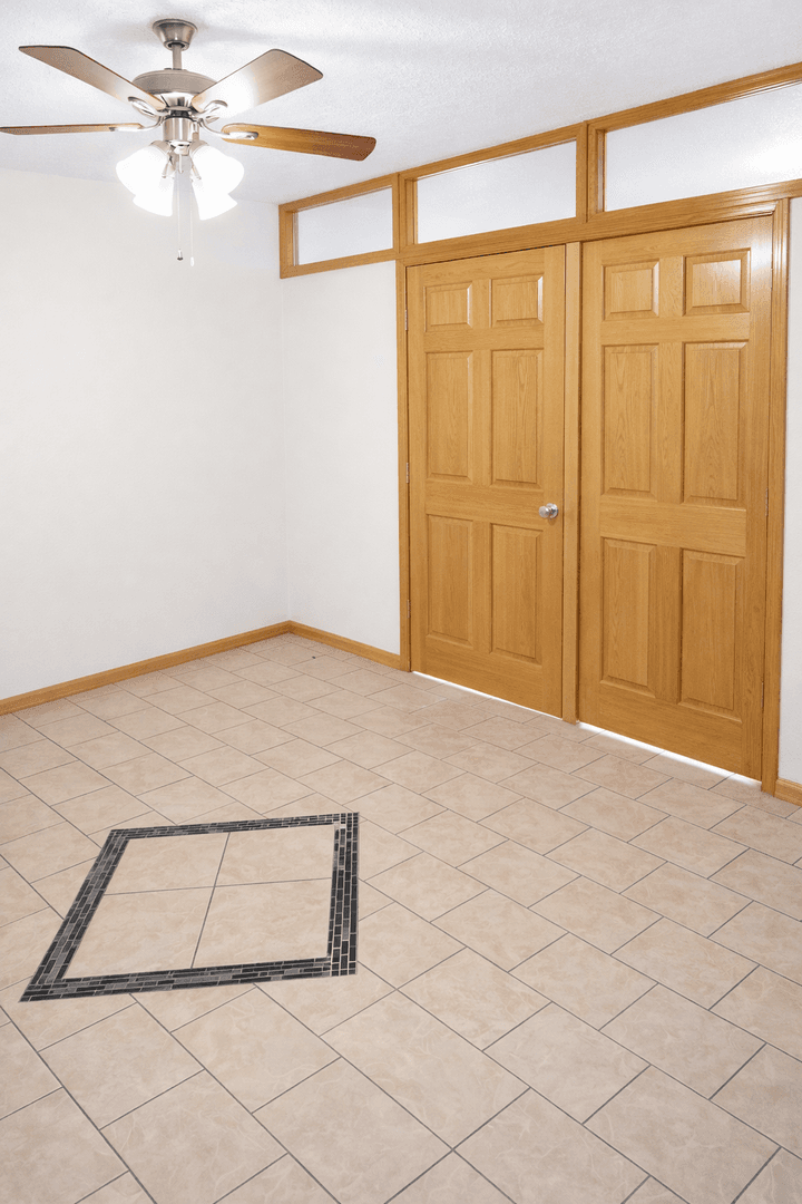 Minneapolis Apartment: 319 8th St SE