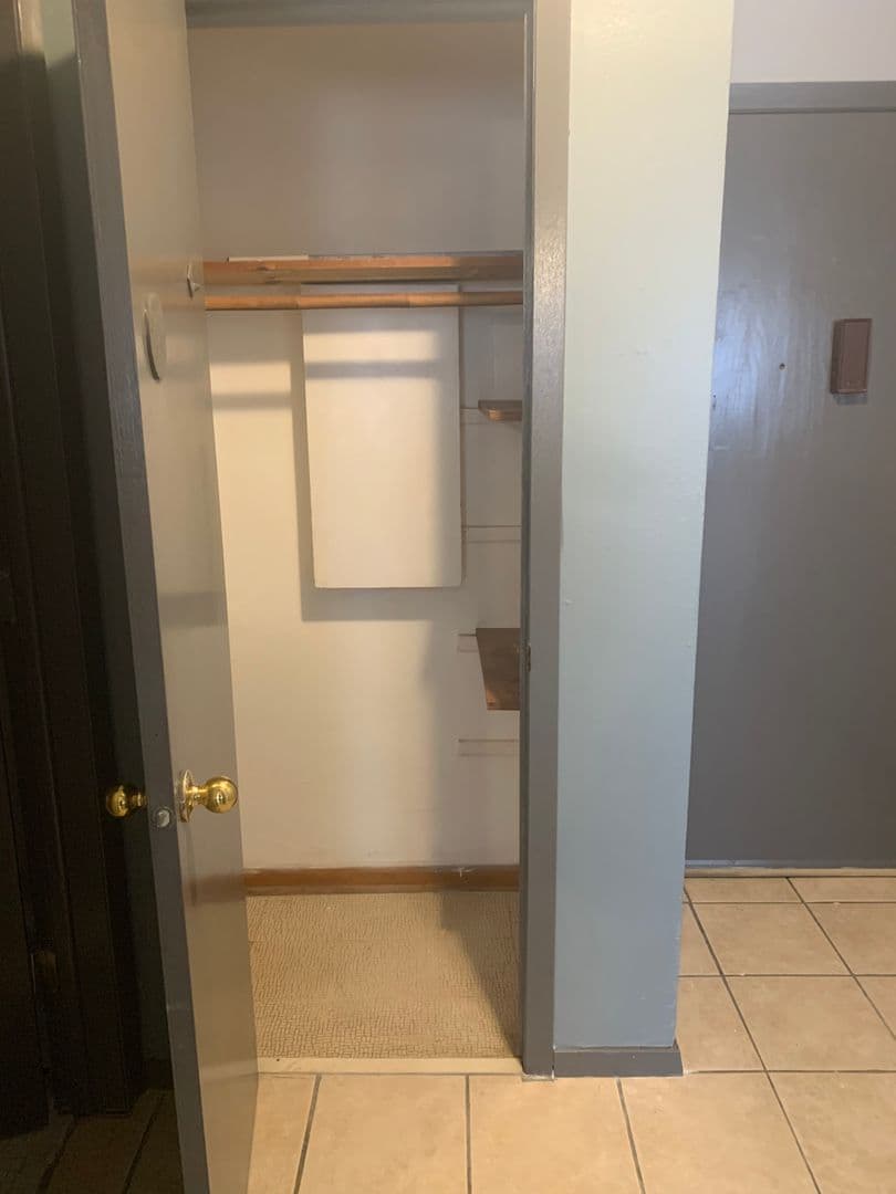 Minneapolis Apartment: 800 University Ave SE