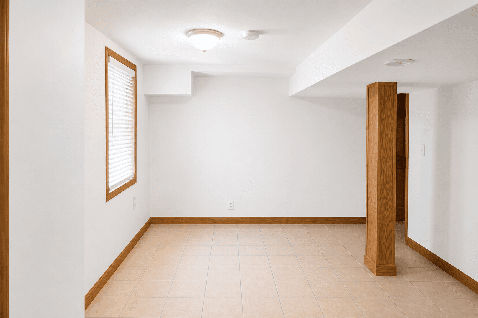 Minneapolis House: 911 E River Road