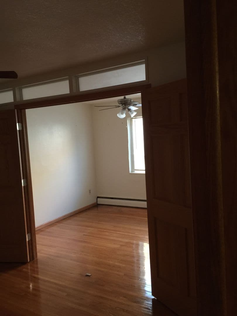 Minneapolis Apartment: 319 8th St SE