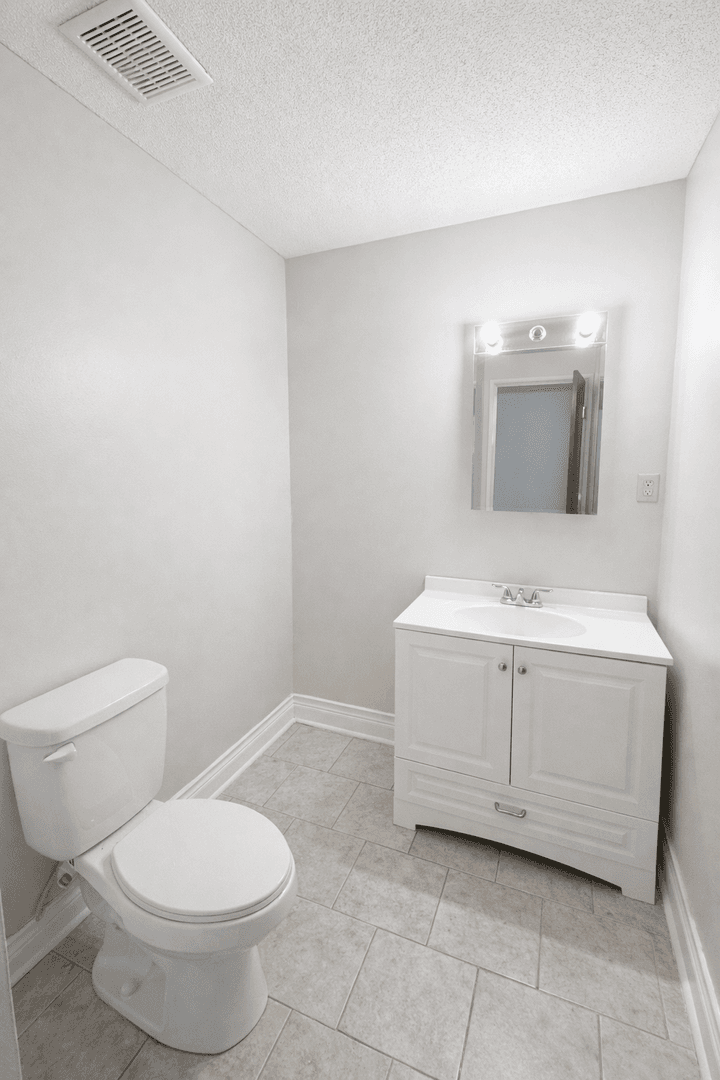 Minneapolis Apartment: 1004 7th St SE