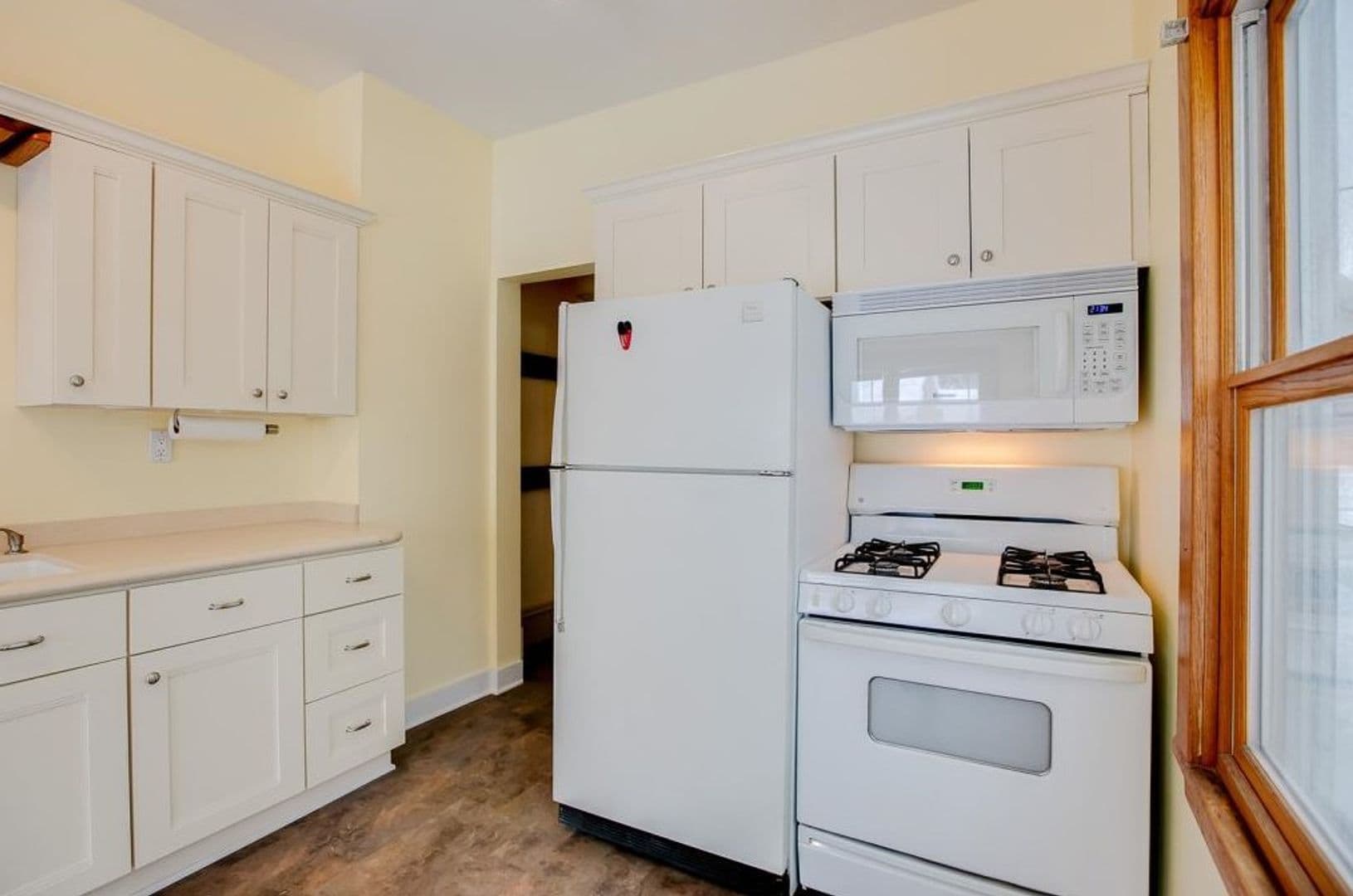 St. Paul House: 807 Snelling Ave N