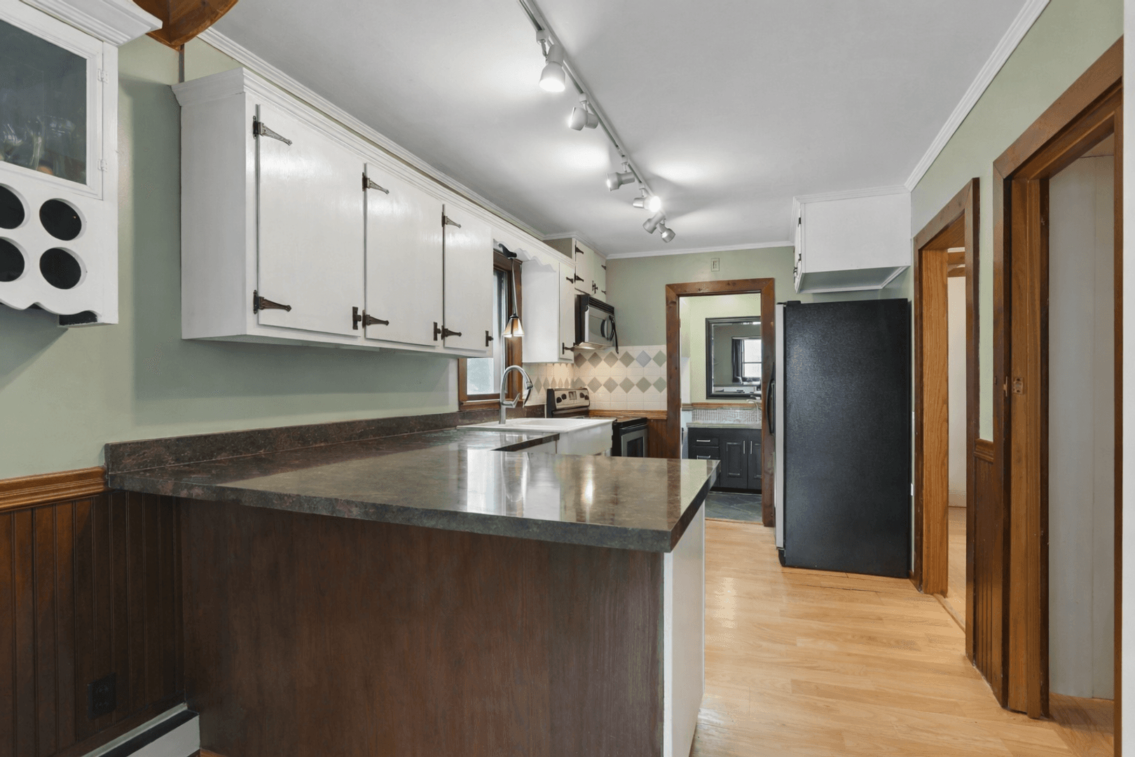 St. Paul House: 1468 Carroll Ave