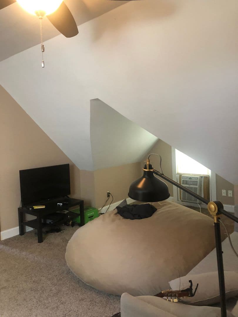 Minneapolis Apartment: 821 6th St SE