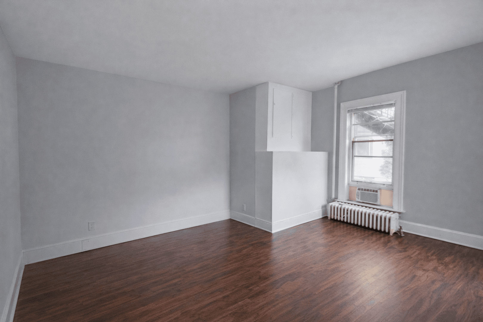 Minneapolis Apartment: 1100 5th Street SE
