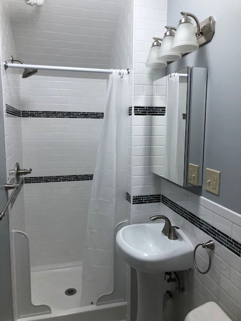 Minneapolis Apartment: 1307 6th St SE