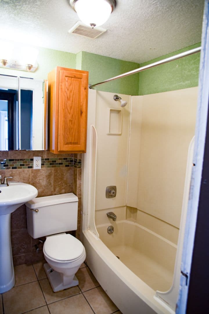 Minneapolis Apartment: 524 8th Ave SE