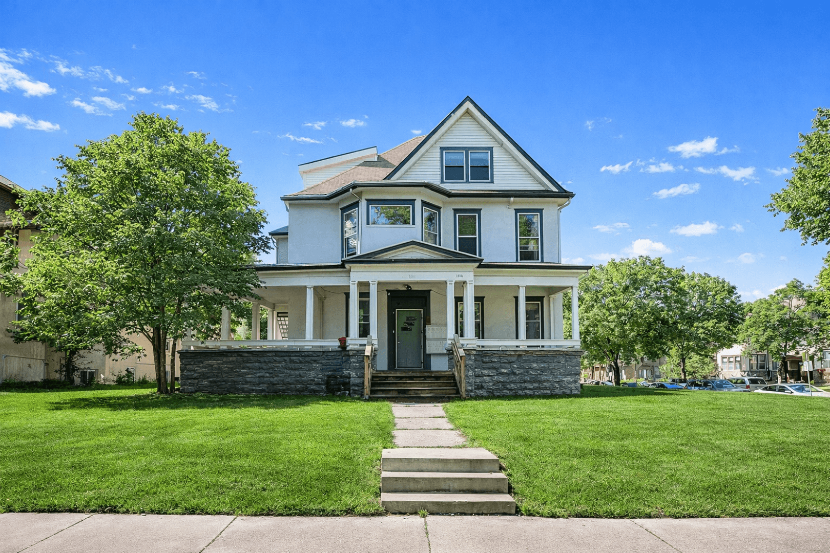 Minneapolis Apartment: 1100 5th Street SE