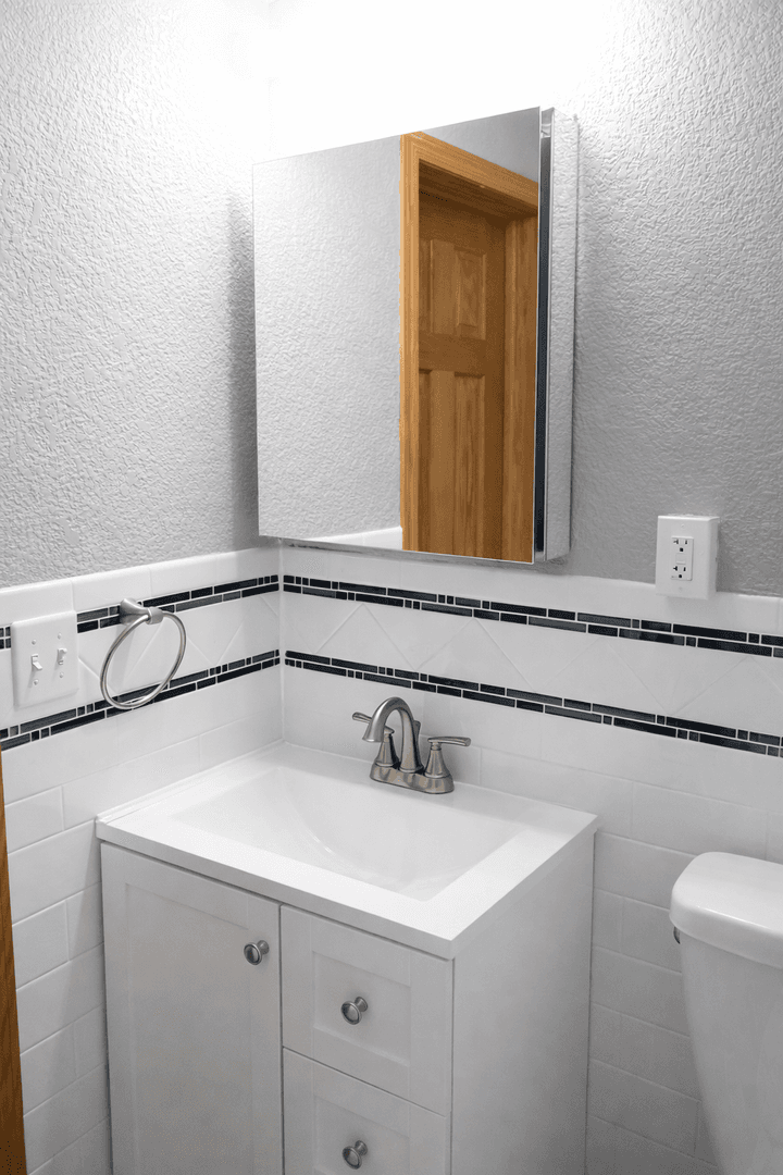 Minneapolis Apartment: 319 8th St SE