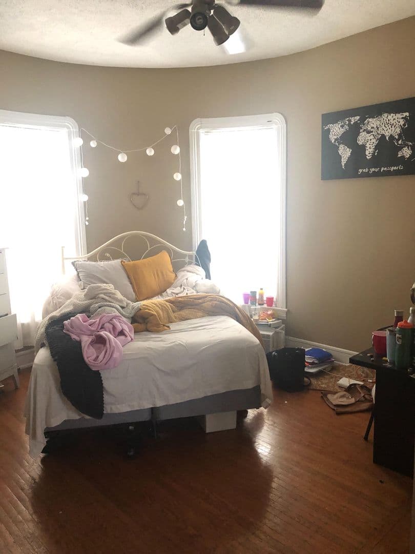 St. Paul Apartment: 225 Wilder St N
