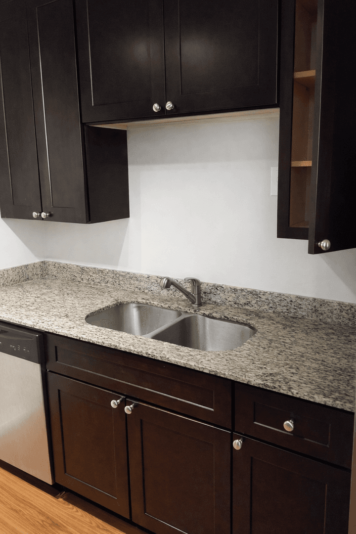 Minneapolis Apartment: 815 13th Ave SE