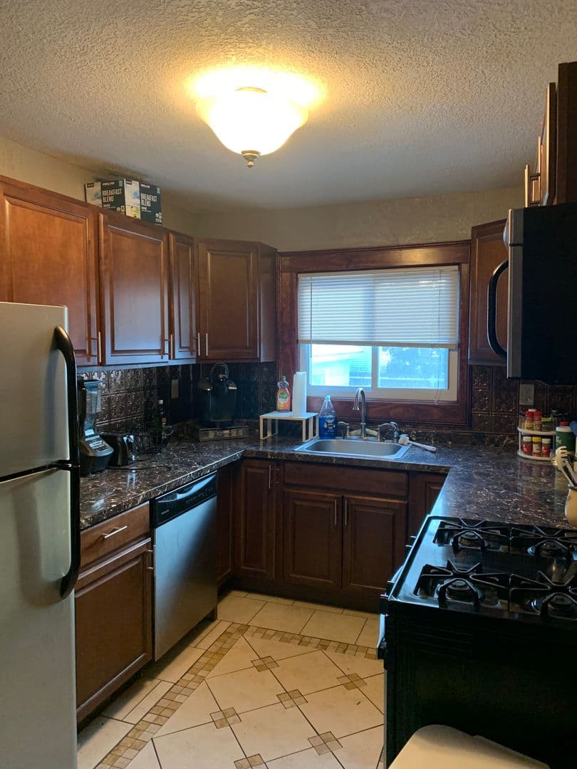 Minneapolis Apartment: 806-08 5th St SE