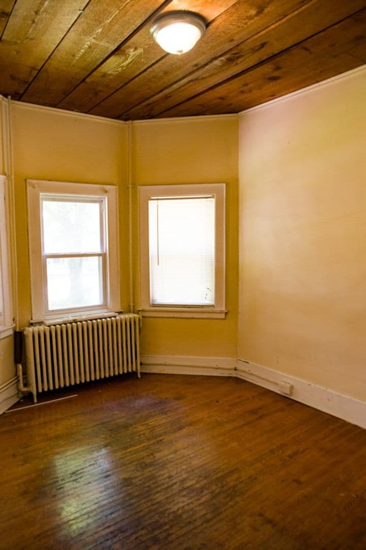 Minneapolis Apartment: 809 6th St SE