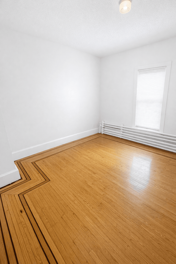 Minneapolis Apartment: 1309 7th St SE