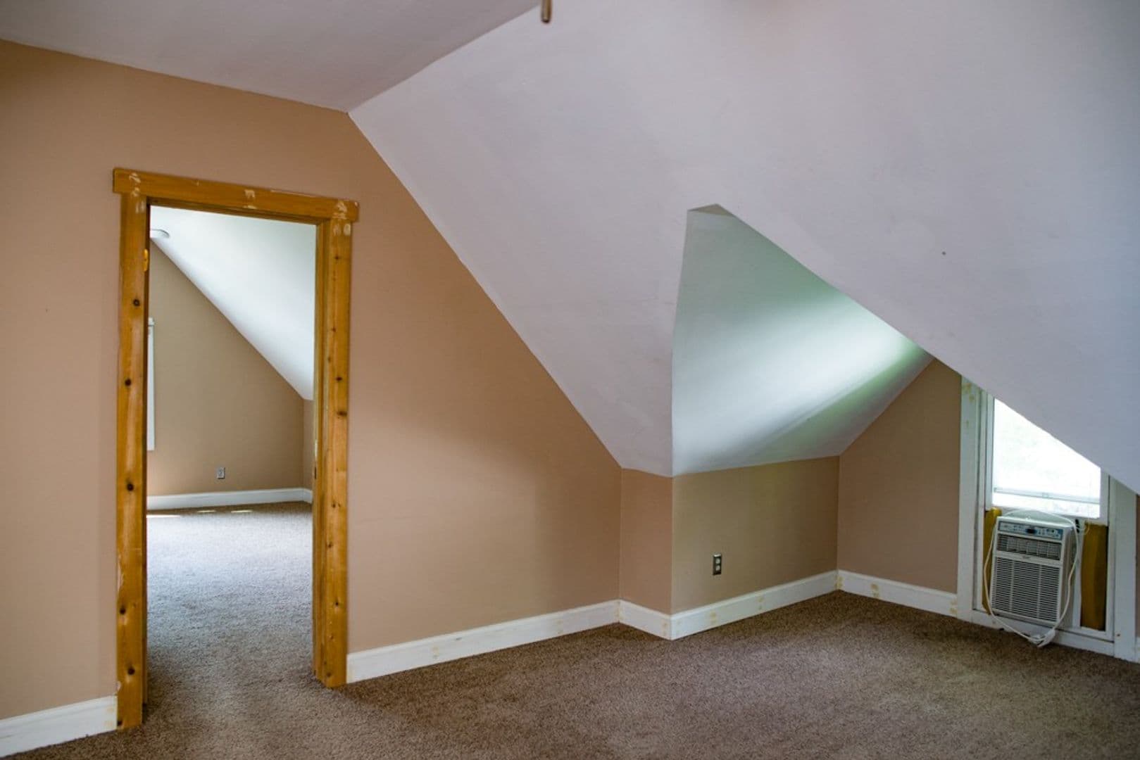 Minneapolis Apartment: 809 6th St SE