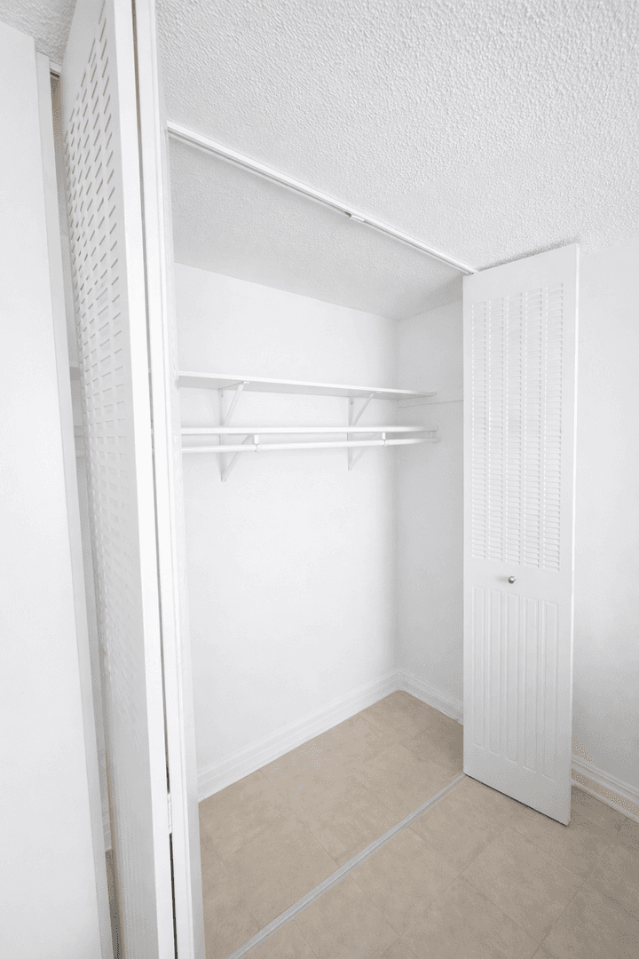 Minneapolis Apartment: 1004 7th St SE