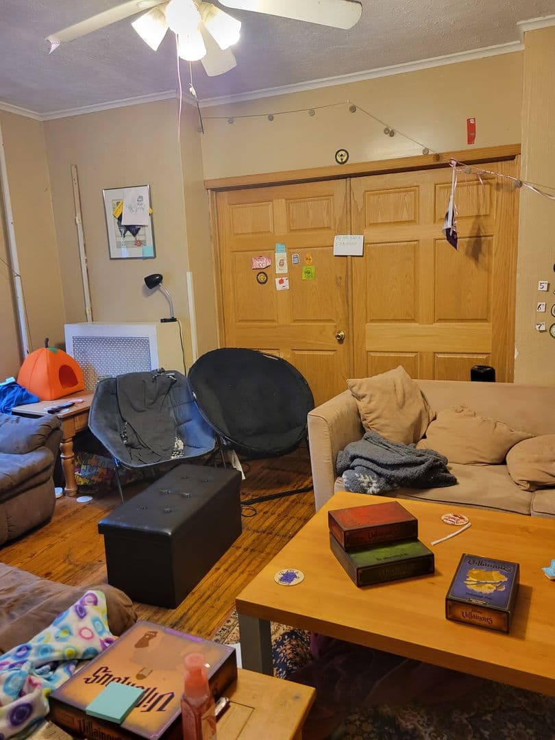 St. Paul Apartment: 2215 Como Ave