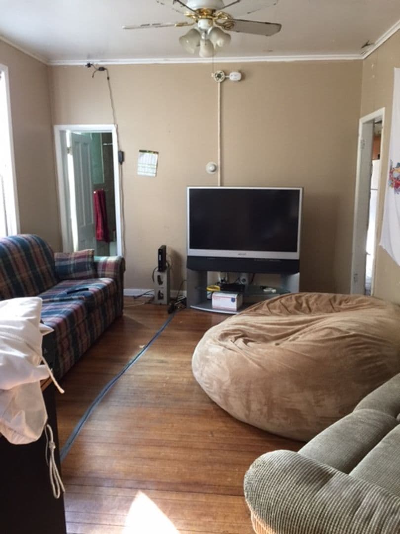 Minneapolis Apartment: 1014 7th St SE