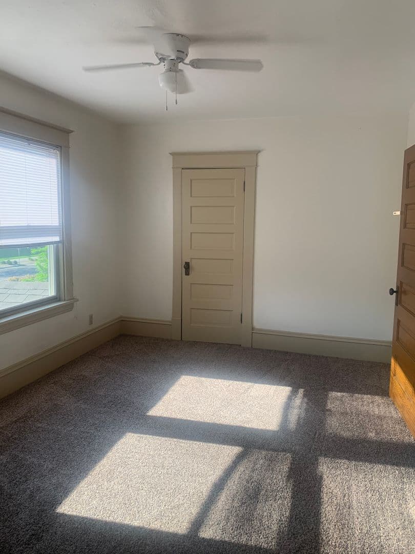 St. Paul House: 807 Snelling Ave N