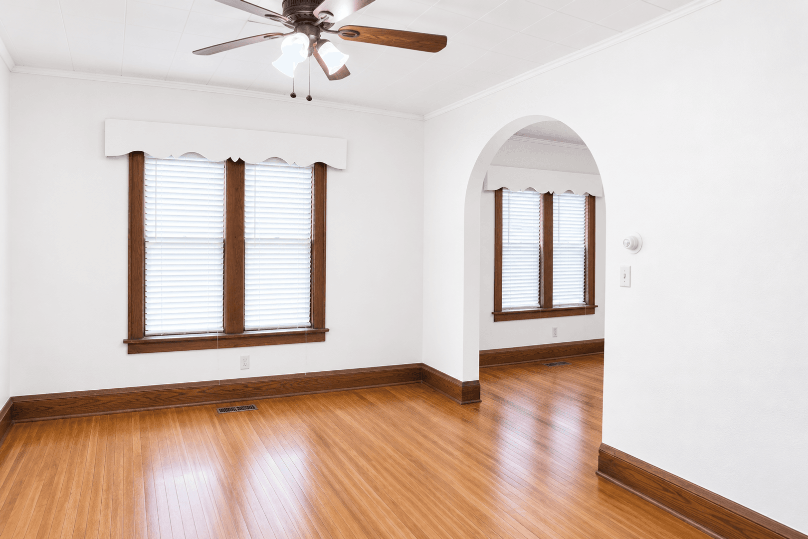 Minneapolis House: 911 E River Road