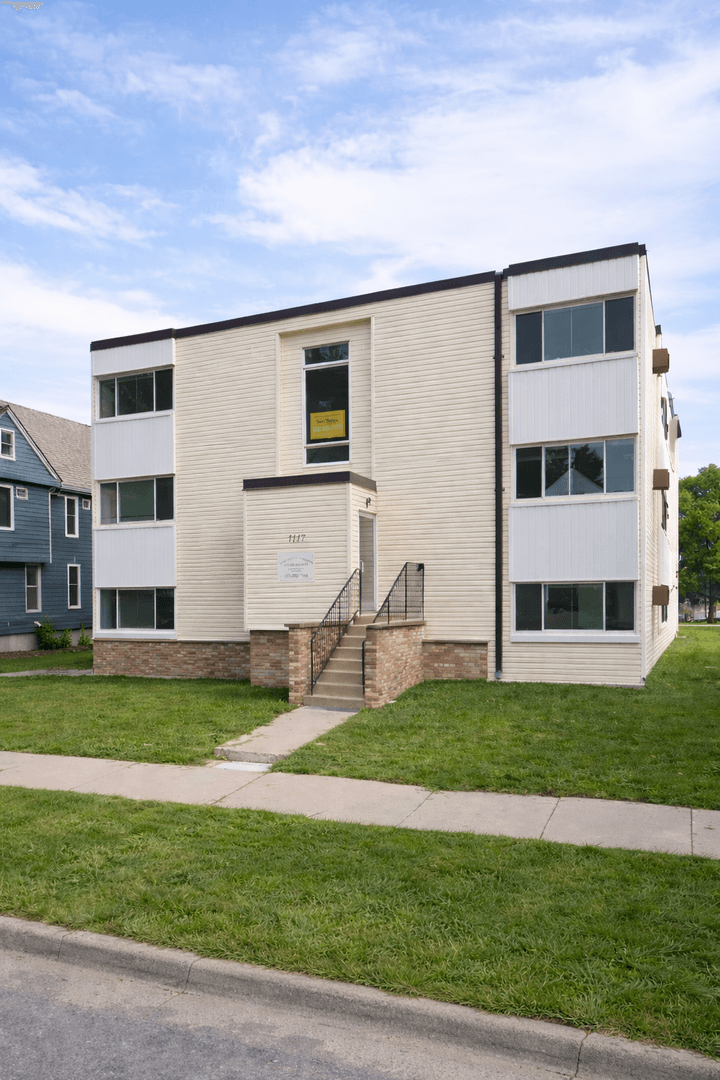 Minneapolis Apartment: 1117 7th St SE