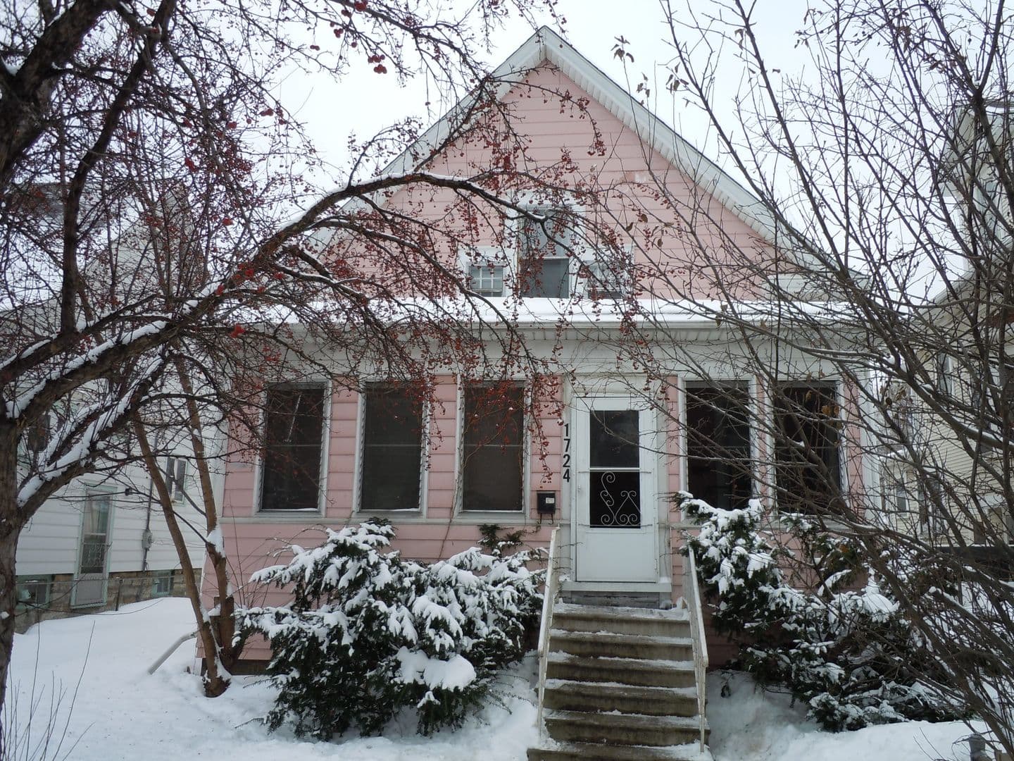 Minneapolis Apartment: 1724 Como Ave SE