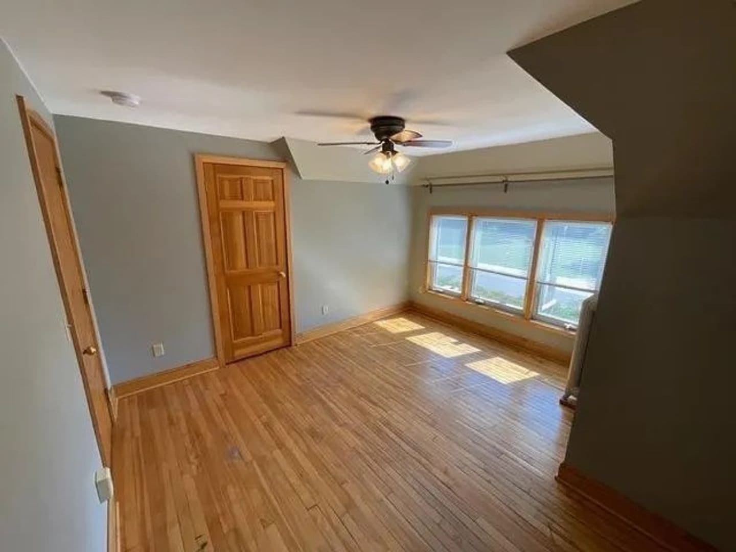 St. Paul Apartment: 803 Snelling Ave N