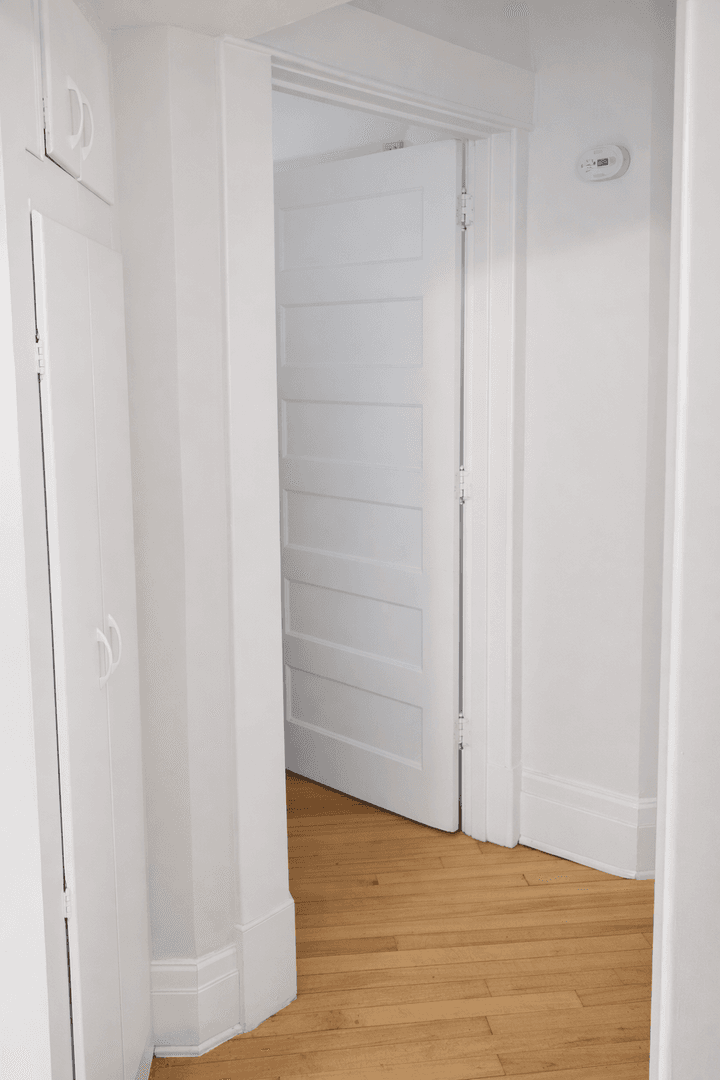 Minneapolis Apartment: 808-810 University Ave SE