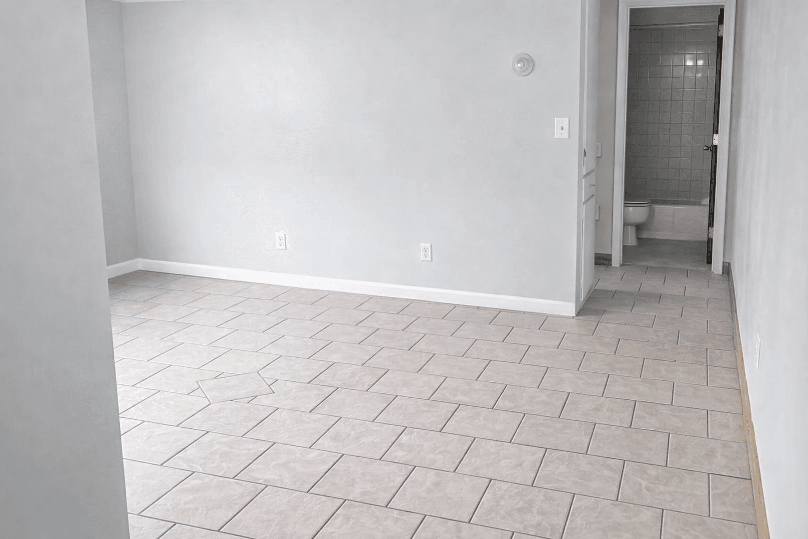Minneapolis Apartment: 814 8th St SE