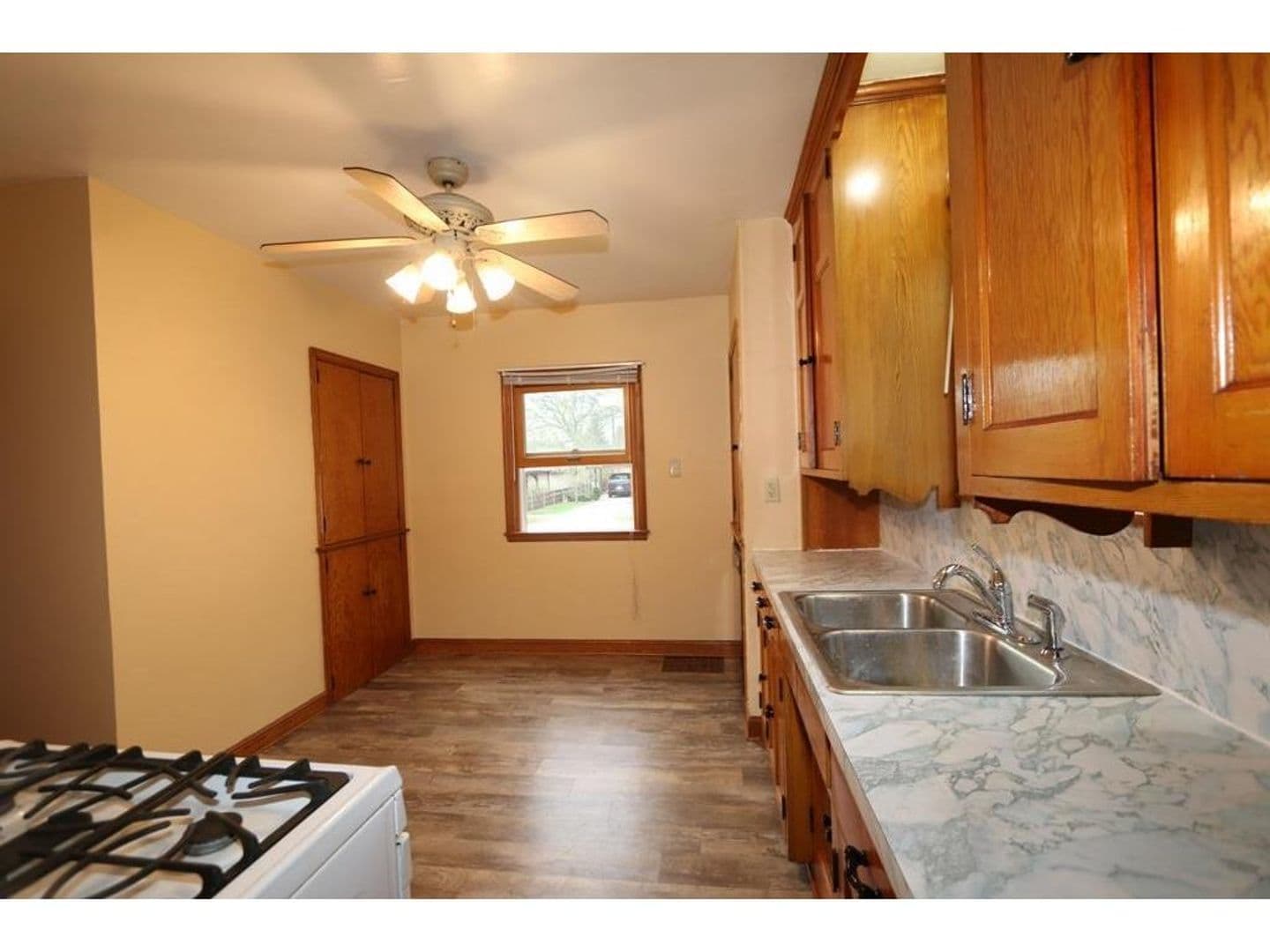 St. Paul House: 818 Aldine St