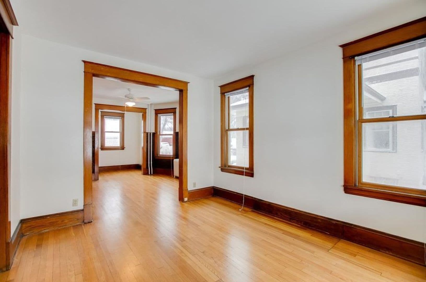 St. Paul House: 807 Snelling Ave N