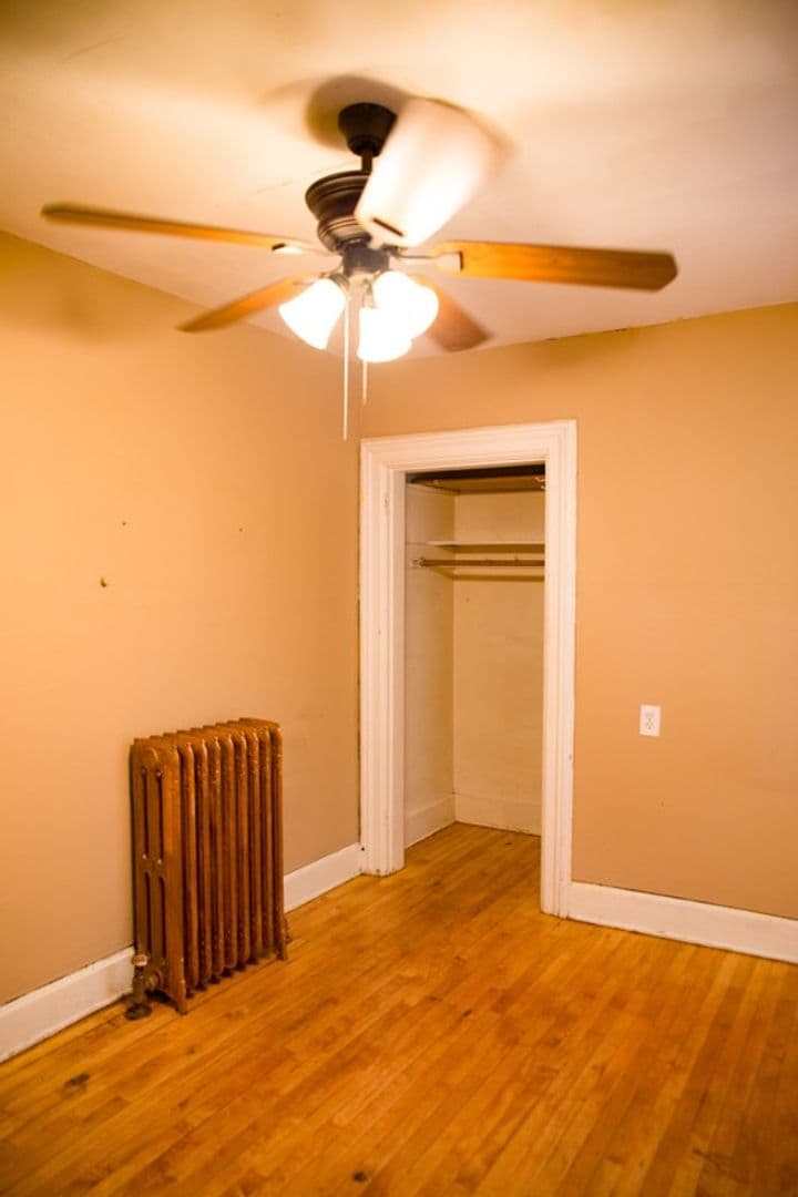 Minneapolis Apartment: 809 6th St SE