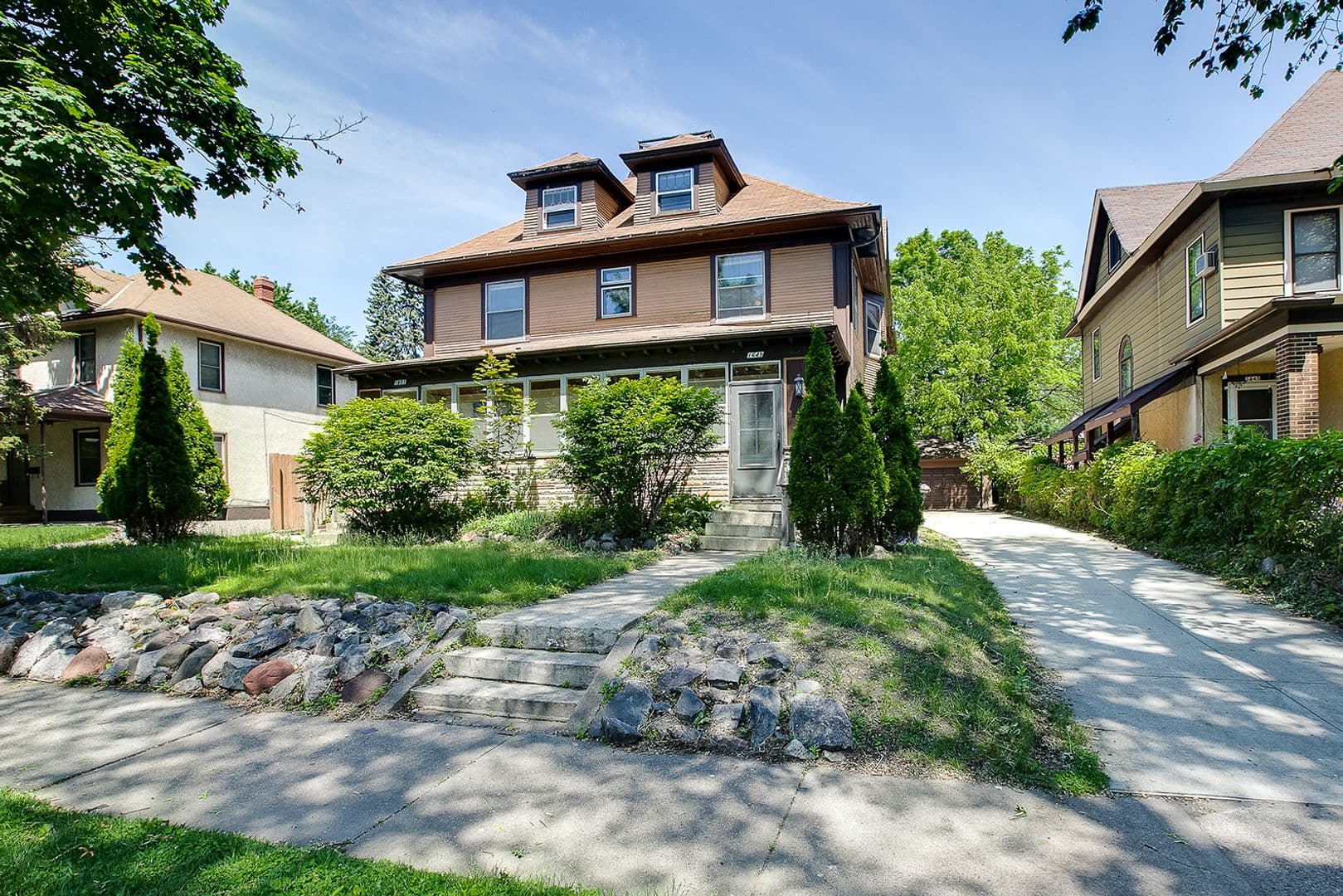 St Paul Apartment: 1649-51 Minnehaha Ave W