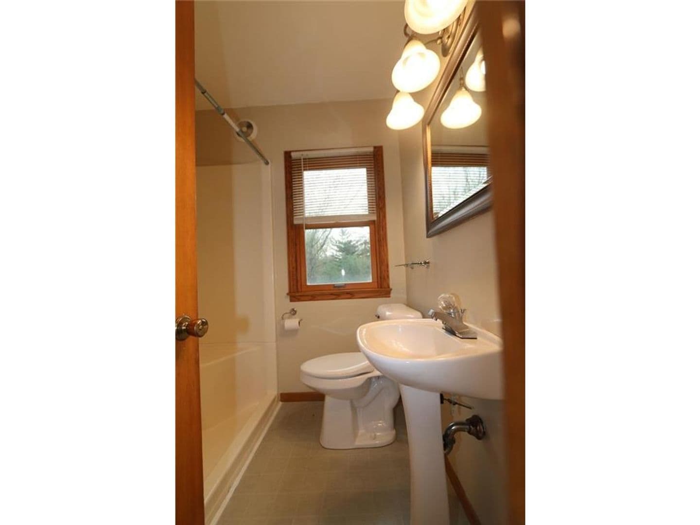 St. Paul House: 818 Aldine St