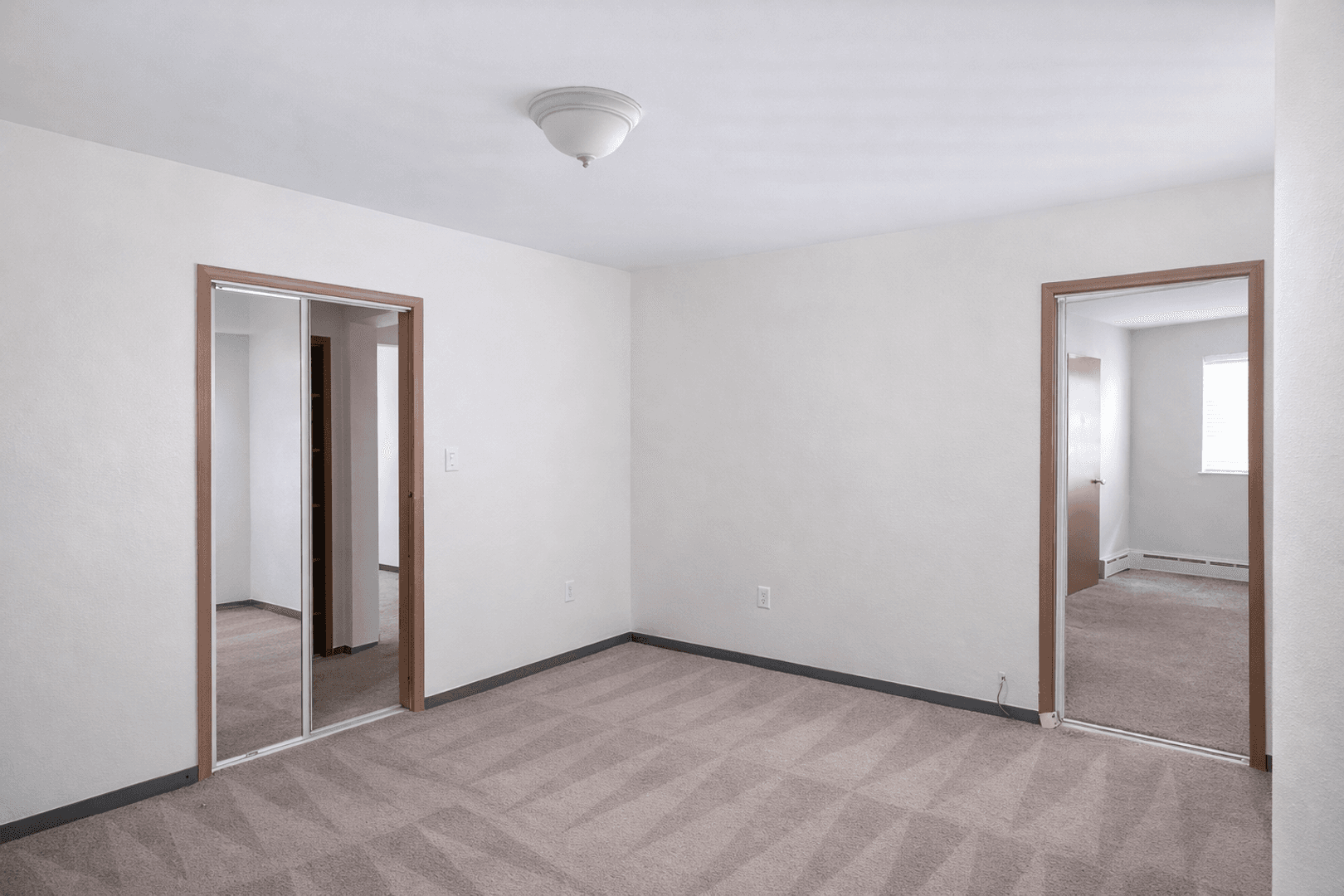Minneapolis Apartment: 318 8th Ave SE