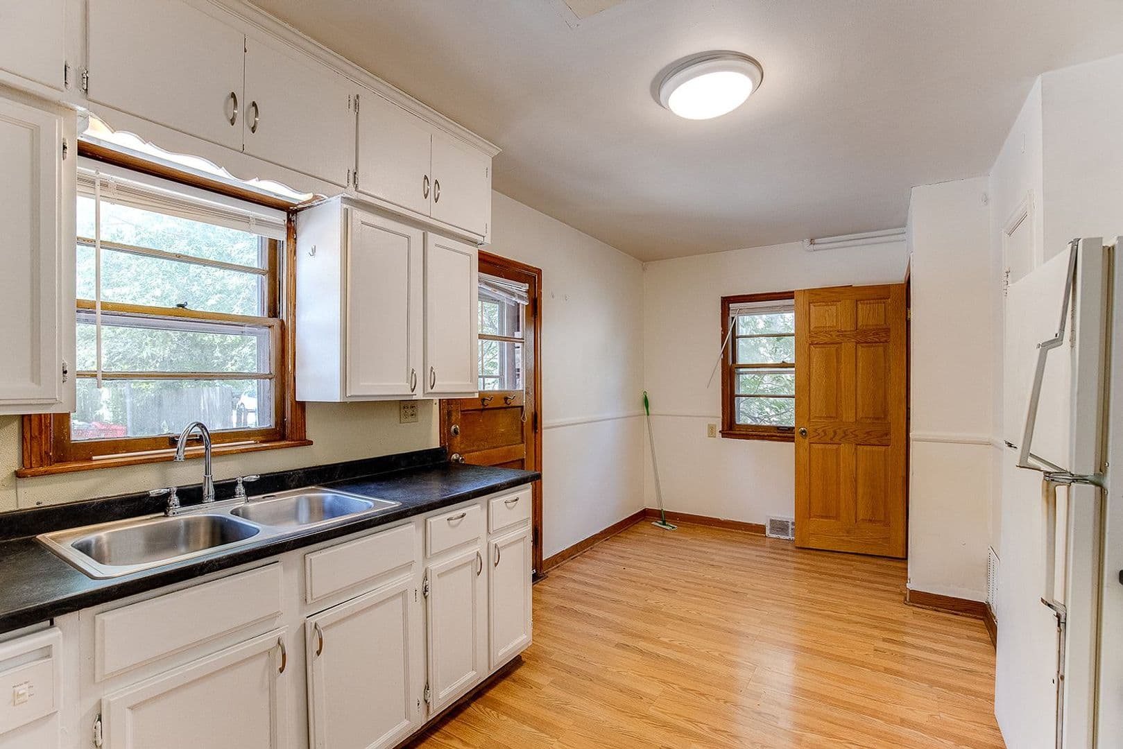 St. Paul Apartment: 865-67 Snelling Ave N