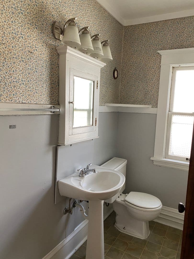 Minneapolis House: 1225 8th St SE #1AND2