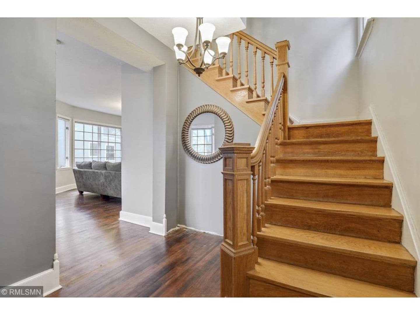 St. Paul Apartment: 1522 Minnehaha Ave W