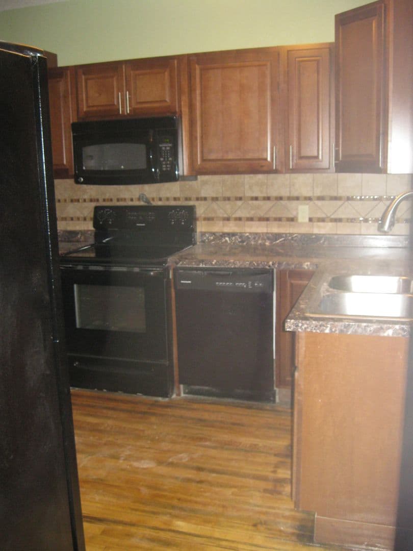 Minneapolis Apartment: 628-30 11th Ave SE