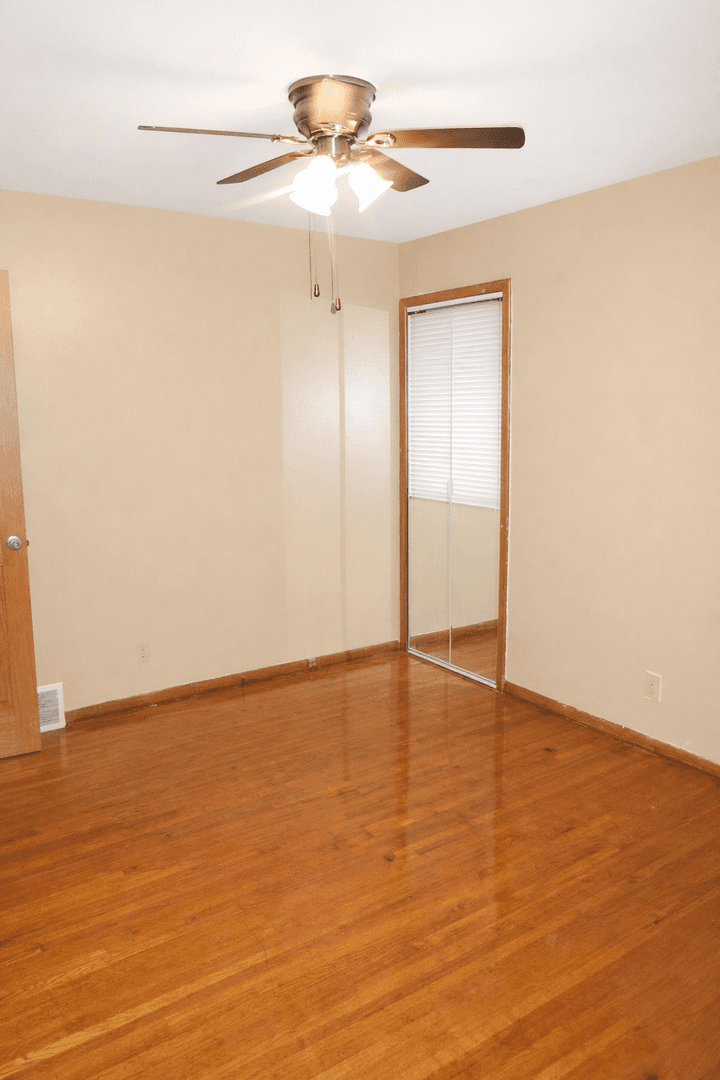 Minneapolis Apartment: 2905 32nd Ave NE