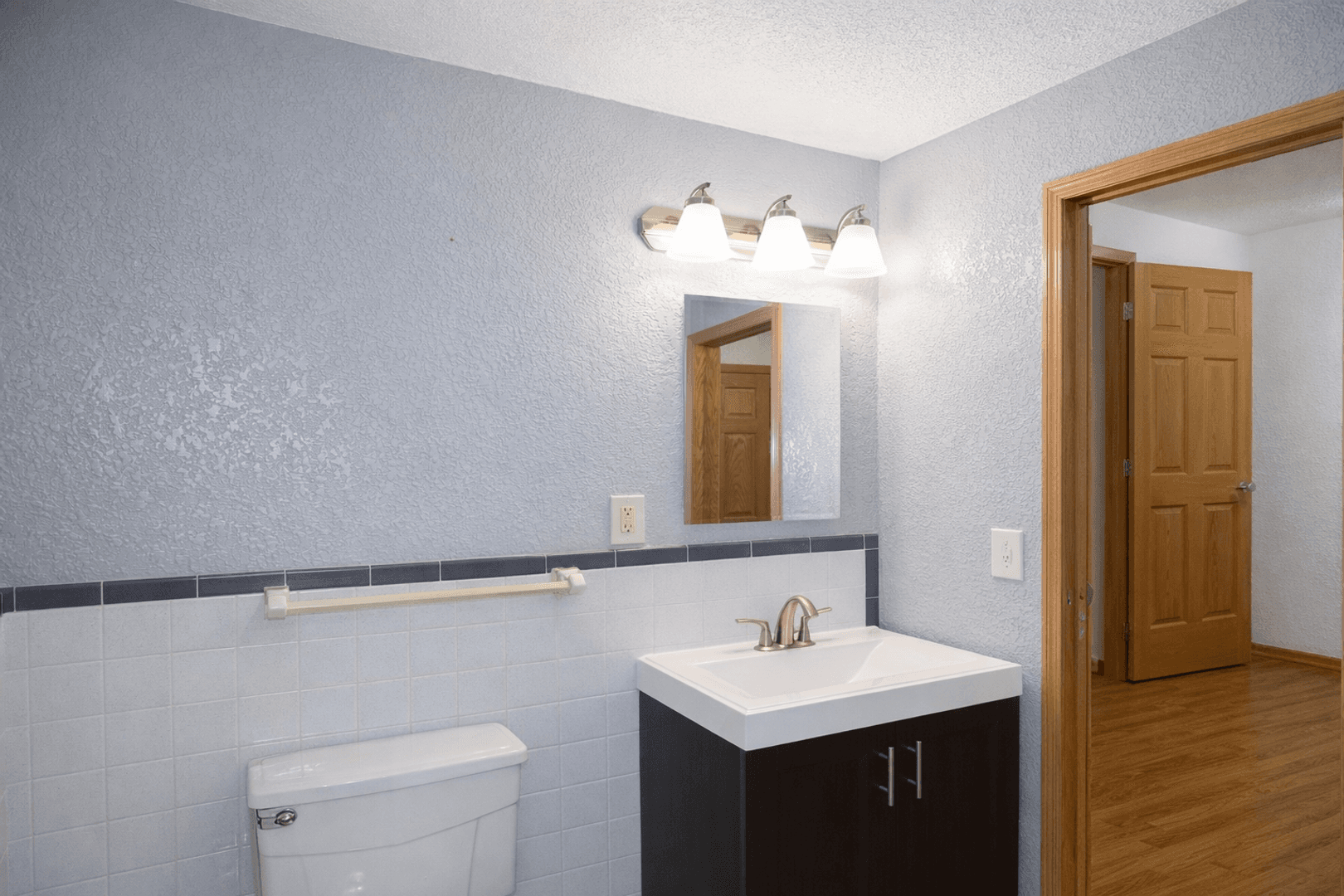 Minneapolis Apartment: 319 8th St SE