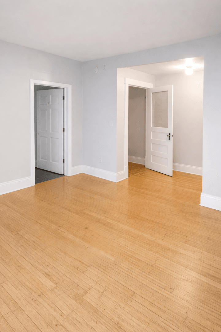 Minneapolis Apartment: 808-810 University Ave SE