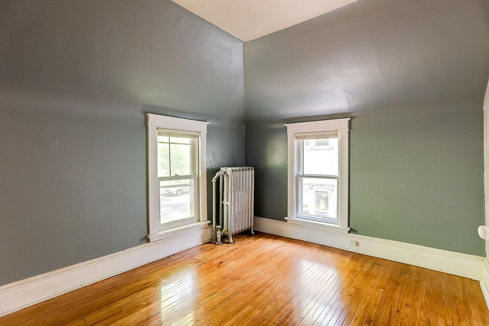 St. Paul House: 437 Fry St