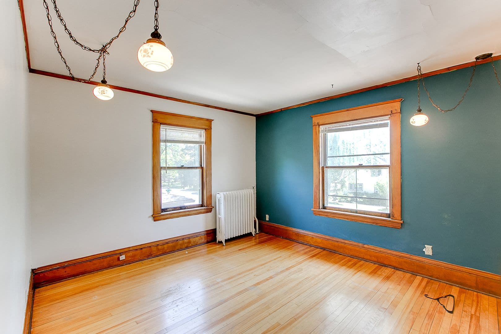 St Paul Apartment: 1649-51 Minnehaha Ave W