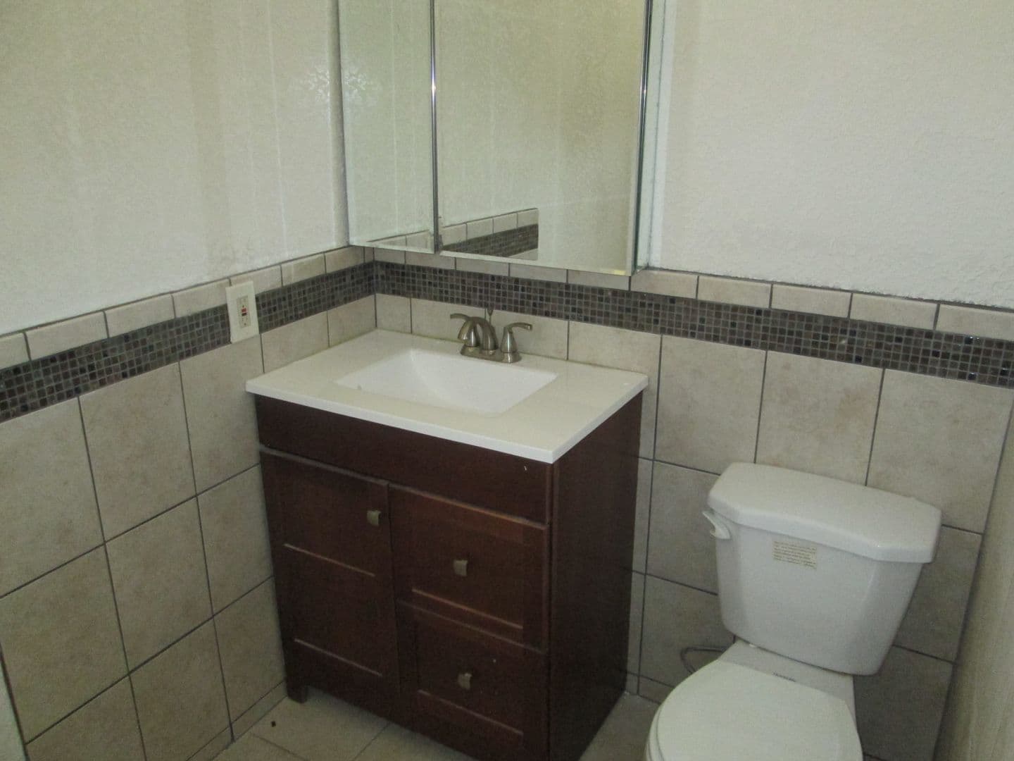 Minneapolis Apartment: 1724 Como Ave SE