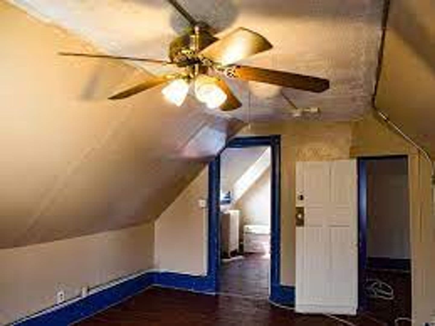Minneapolis Apartment: 524 8th Ave SE