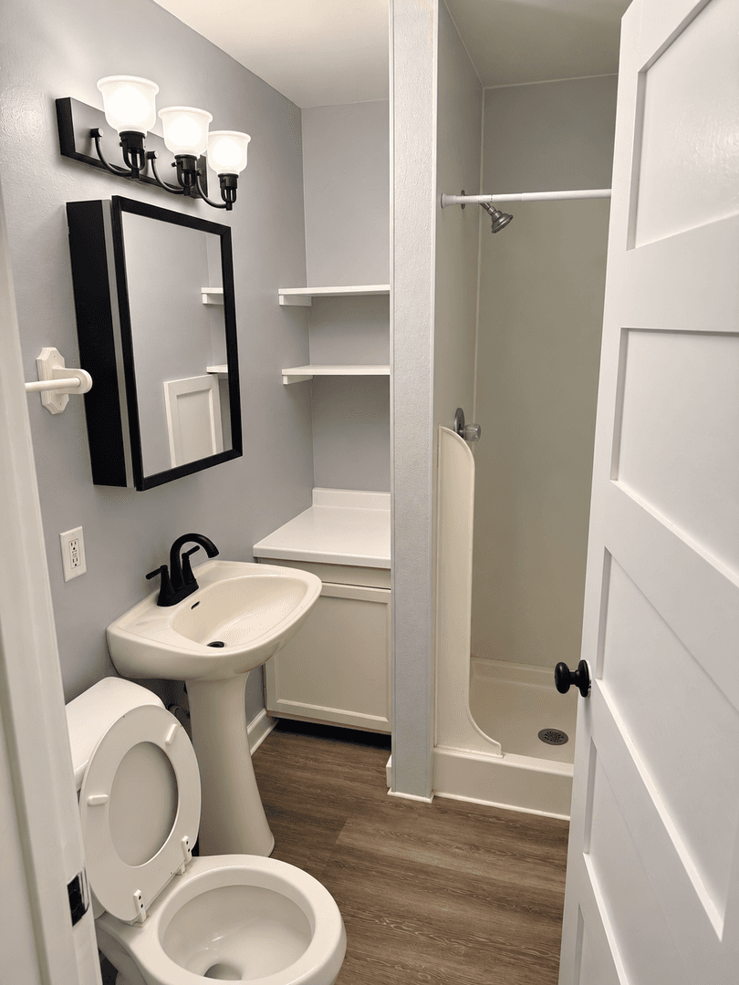 Minnneapolis Apartment: 816-818 University Ave SE