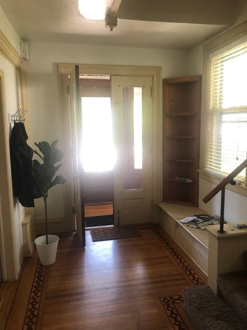Minneapolis Apartment: 821 6th St SE