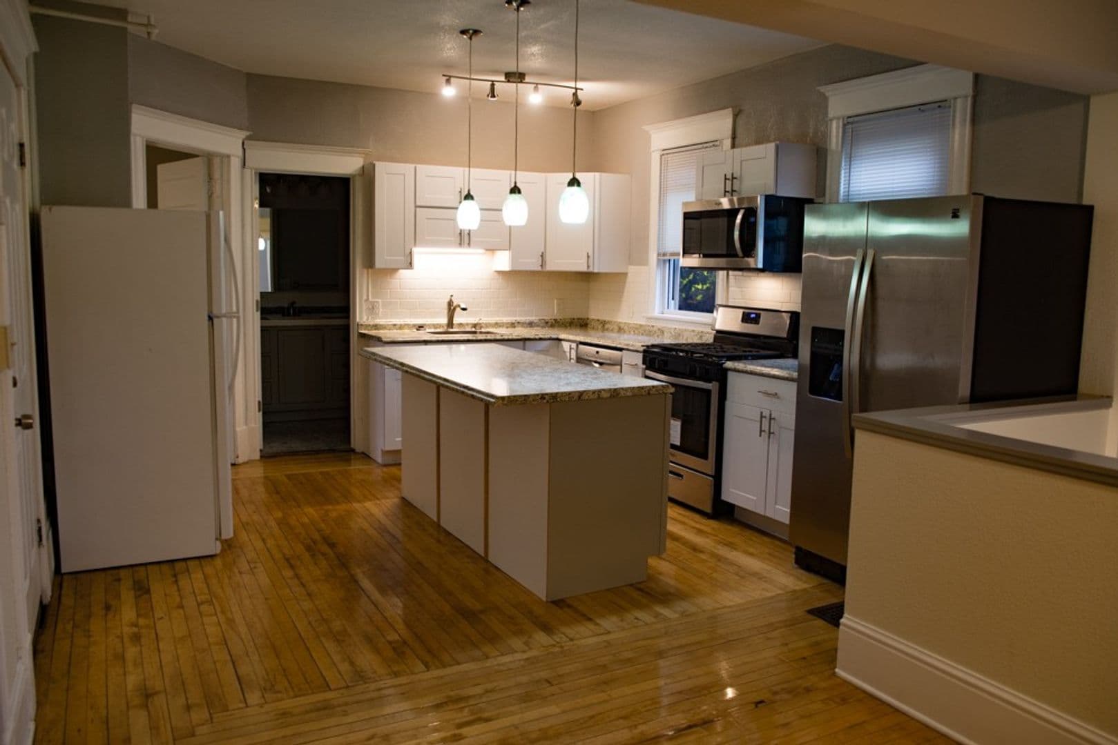 Minneapolis Apartment: 1212 Como Ave SE